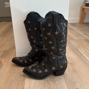 BLACK STAR WOMEN'S MARFA STAR INLAY STUDDED LEATHER WESTERN BOOT - SNIP TOE